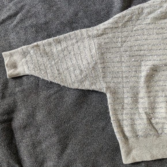 Nordstrom Metallic Stripe sweater, drop shoulder, grey & silver, Women's M - Picture 15 of 16